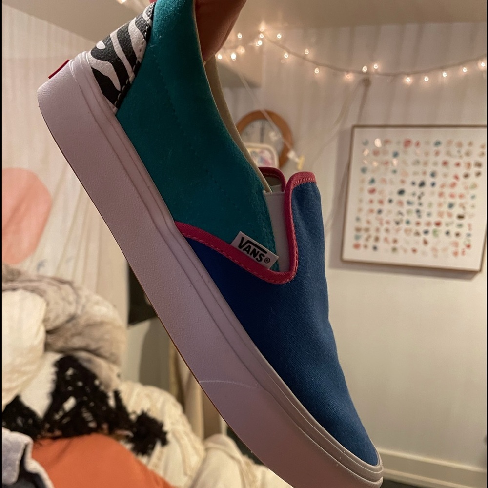 Vans - Picture 3 of 8